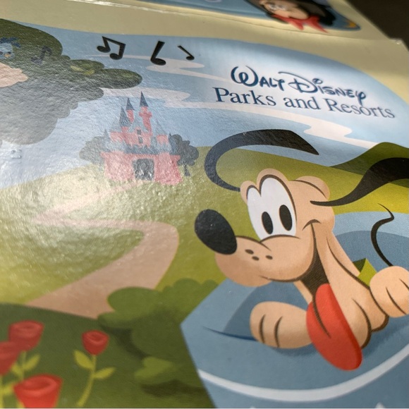 🔴 DISNEY GIFT BOX CHARACTERS GRAPHICS COMES FLAT EMPTY TO USE OR COLLECT - Picture 5 of 14